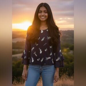 Solitaire NWOT Textured Fabric Top w Embroidery Bell Sleeves 4 Season Navy  Blue